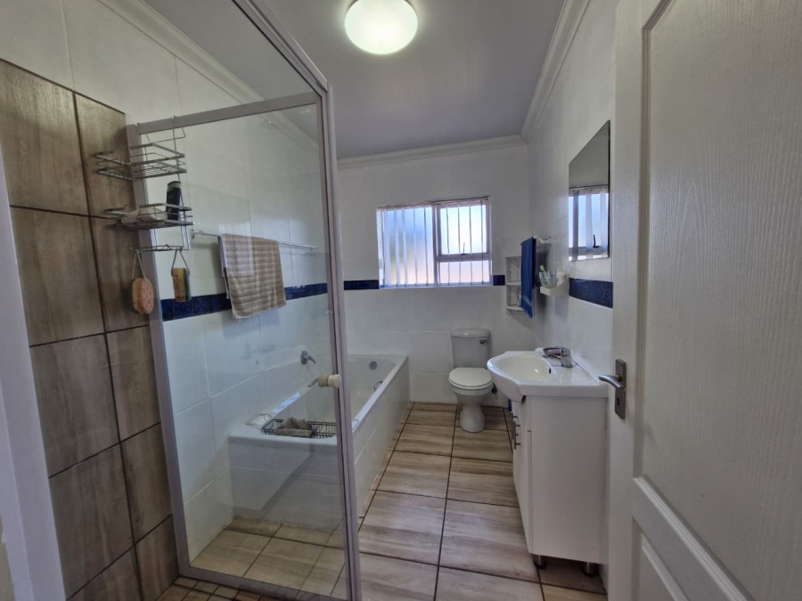 3 Bedroom Property for Sale in Stilbaai Wes Western Cape